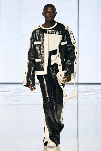Look 11